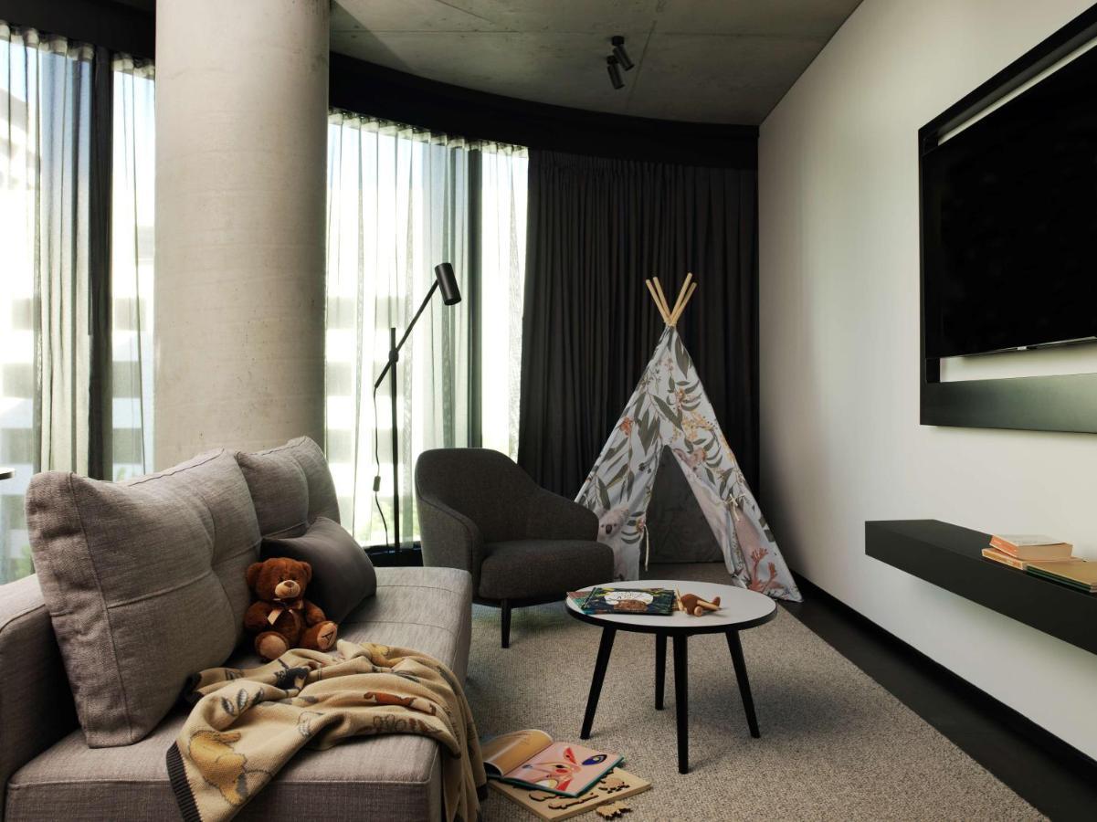 A By Adina Canberra Extérieur photo